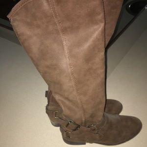 Women’s brown riding boots